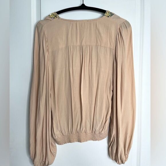 Mauve NEW peach colored V neck top w multicolored sequin accent & banded waist-M - Picture 8 of 9